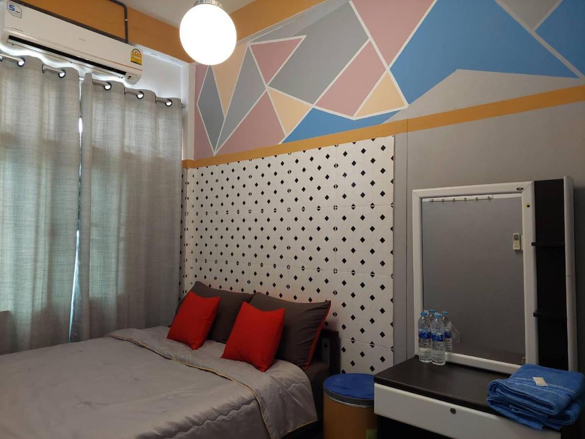 Ben House Apartment Bangkok Exterior photo