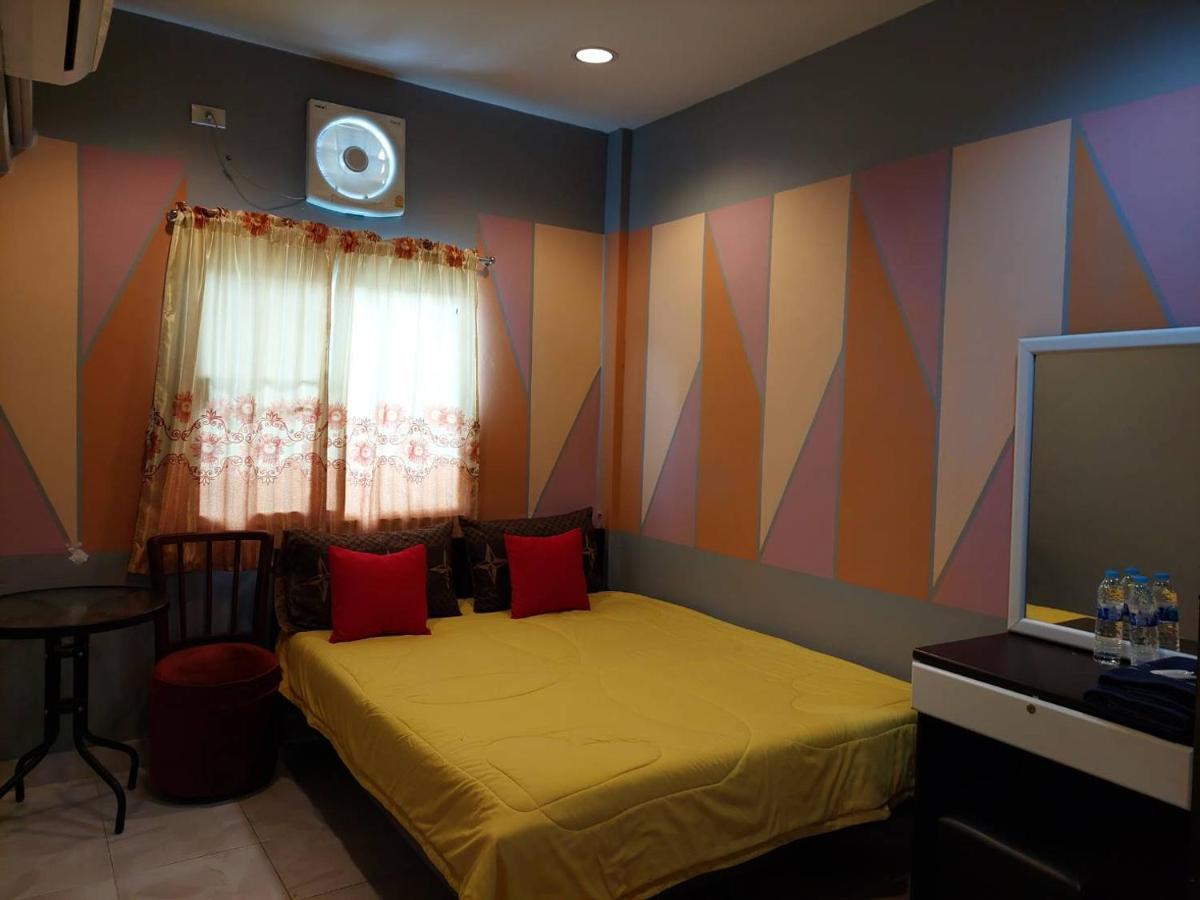 Ben House Apartment Bangkok Exterior photo